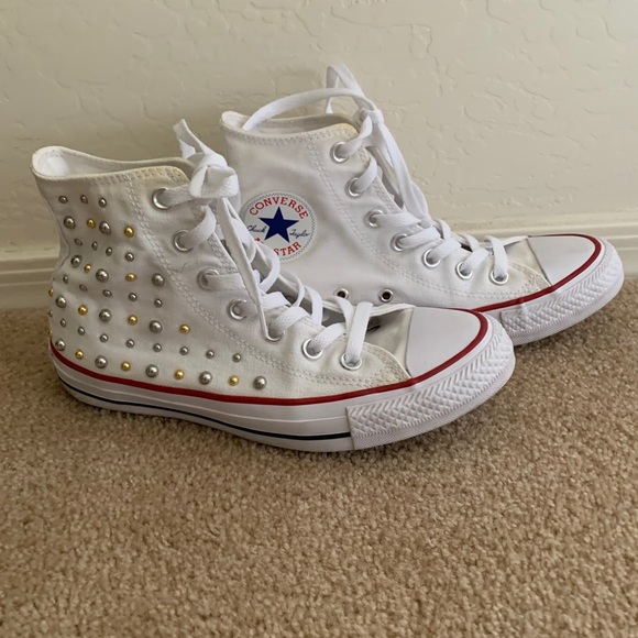 Converse Chick Taylor All Star White High Tops Sneakers  w studs sz 7 - Picture 2 of 6